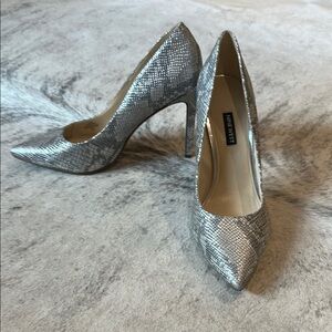 Nine West Silver Stiletto Heels with Glitter Finish